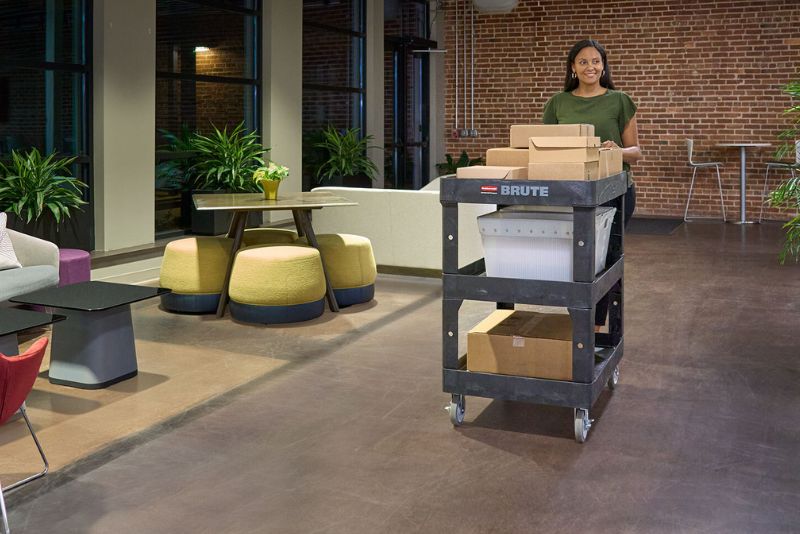 BRUTE platform truck